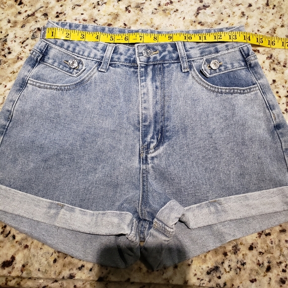 🧑‍🎄10/10🧑‍🎄Shein shorts - Picture 7 of 10